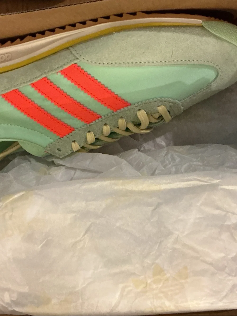 adidas Men's Mint Green Sneakers with Coral Stripes SL 72 OD Women’s 9 brand new